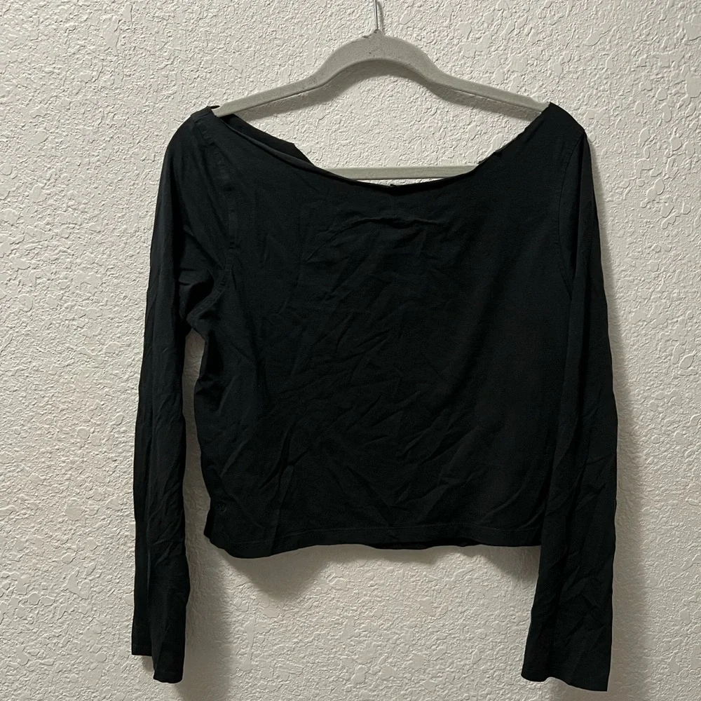 Lululemon cutoff necklace long sleeve